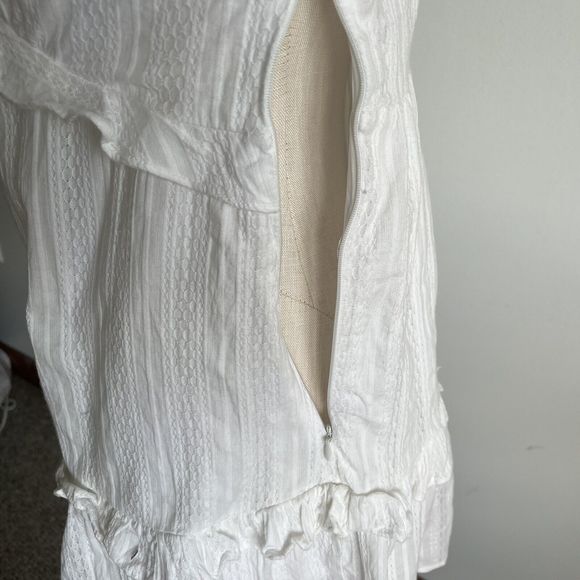 LUSH White V-Neck Ruffle Top Keyhole Tie Back Lined Cotton Small - Picture 6 of 12